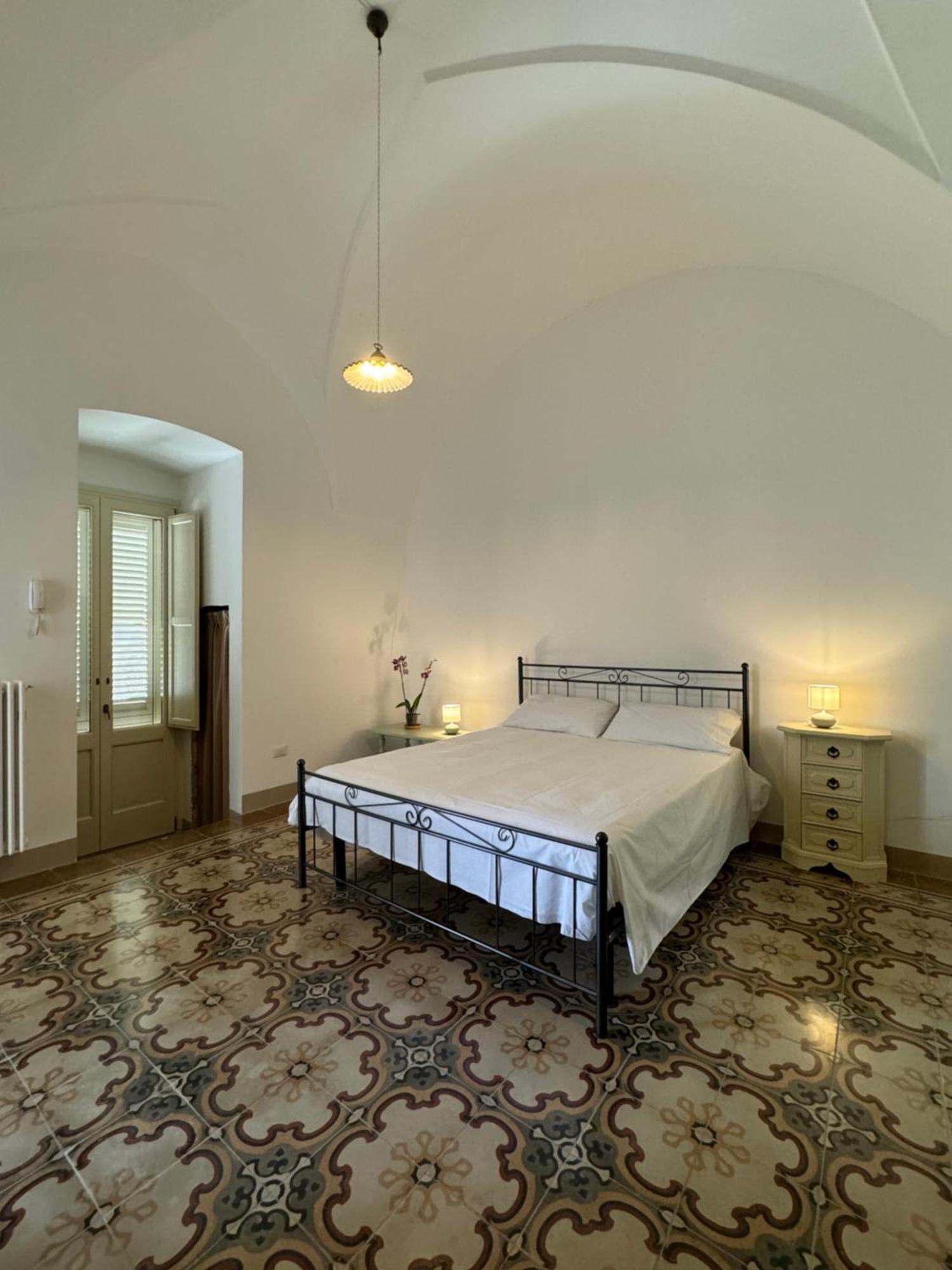 Palazzo Ferilli Alfonso Bed & Breakfast Ruffano Exterior photo